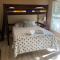 Pet Friendly Beach Life Villa 2 bed 2 & one half baths - 希尔顿黑德岛