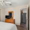 Oceanfront 2BR Cottage w Sunsets Views Comfy and Pet and Family Friendly
