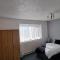 Doncaster-House-Sleeps8-Parking-Garden - 唐克斯特