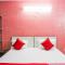 Lotus Stay - 1 Min Walk in from Nizamuddin Railway Station