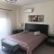 Queens Garden Apt by Kings Mall