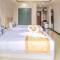 Mermaid Beach Resort - 100m to Beach, Saltwater Pool & BeerGarden