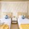 Mermaid Beach Resort - 100m to Beach, Saltwater Pool & BeerGarden
