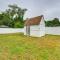 Bay Shore Vacation Rental with Shared Yard!