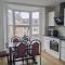Comfy 2 bedroom Apt in central location, Newly Refurbished