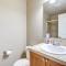 Family-Friendly Home with Patio and Garden in Everett! - إيفريت