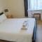 Entire 2 bedroom Apt in central location, Newly Refurbished