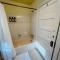 4 Bedroom DC's Best Location with Parking, Walk to Clarendon Metro, Shopping and Nightlife! - 阿林顿