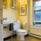 4 Bedroom DC's Best Location with Parking, Walk to Clarendon Metro, Shopping and Nightlife! - 阿林顿