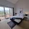 Cascades 15 - Amazing Lake Views l Spa Bath l Split Level Apt l Central Location l Wi-Fi