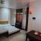 RedDoorz at JL Lodging House and Cafe Irosin - Irosin