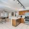 Modern Spacious 3 BR Home Pool and Game - 凤凰城