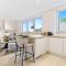 Modern Studio with King Bed, Walk to Attractions