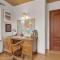 Charming villa with a hot tub, by the Golden Circle