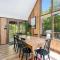 Wooded Chalet w Hot Tub & Indoor Pool, Gym Access