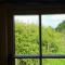 Hill Top Hideaway Shepherds Hut with Hot Tub - Woodham Mortimer