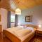 Residence Obermoarhof - Family Apartments with Pool & Playground - Vandoies