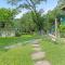 Very Cozy Home On a Creek - Sleeps 8 - Austin