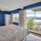 Bayview Beauty - Charteris Bay Holiday Home - Diamond Harbour