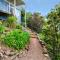 Bayview Beauty - Charteris Bay Holiday Home - Diamond Harbour