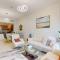Primestay - 1BR Plus Study room in Eleganz - JVC - Dubaj