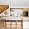 Bokarina 3-Bed Stunning Home, Steps from Beach