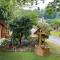 3 Bedroom Lodge Hotub pool in Horsley Surrey UK - East Horsley