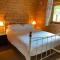 3 Bedroom Lodge Hotub pool in Horsley Surrey UK - East Horsley