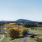 Pristine 2-Bed Apartment with Pool and BBQ - Phillip
