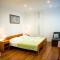 Apartments and Rooms Robi