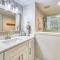 Beach House Condominiums C301 - Beachfront with Pool, WiFi, & Beach Service - ديستين
