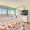 Beach House Condominiums B402 - Beachfront with Pool, WiFi, & Beach Service - Дестин