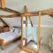 Beautiful Views Historic 16th Cent Barn Conversion Pass the Keys - بريدغنورث