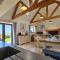 Beautiful Views Historic 16th Cent Barn Conversion Pass the Keys - بريدغنورث