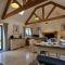 Beautiful Views Historic 16th Cent Barn Conversion Pass the Keys - بريدغنورث