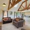 Beautiful Views Historic 16th Cent Barn Conversion Pass the Keys - بريدغنورث