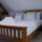 Beautiful Views Historic 16th Cent Barn Conversion Pass the Keys - بريدغنورث