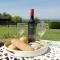 Beautiful Views Historic 16th Cent Barn Conversion Pass the Keys - بريدغنورث