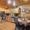 Amazin Mountain Views, Game Room and Hot Tub Bearway to Heaven - Сев'єрвілл