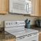 Cottages at Summer Village Beach Get-A-Way - ويلز