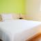 Foto: 7Days Inn Qingdao Huangdao District Lianghe Road Haishui Baths 50/50