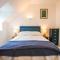 Coot Cottage - holiday house with fantastic lake views
