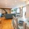 Coot Cottage - holiday house with fantastic lake views
