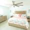 Beautiful Canal front Home with Above Ground Pool, Dock and Fish Station home - Key Largo