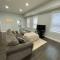 Spacious & Great Location! 4-5 Bedrooms - انديانابوليس