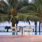 Uppuveli Beach by DSK