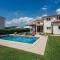 Villa Latica mit viel Privatsphäre, Pool und Aussicht