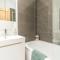 Charming & Chic, Cosy Beach Nest, Just 2-min walk! - 布莱顿霍夫