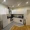 Modern apartment 4 mins from Gatwick