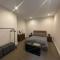 Modern apartment 4 mins from Gatwick